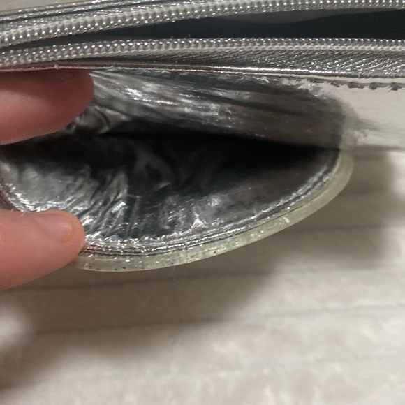 FREE GIFT WITH 1ST PURCHASE IN SHOW - Picture 4 of 5